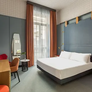 Mate Collection Giulia, Hotel Mediolan